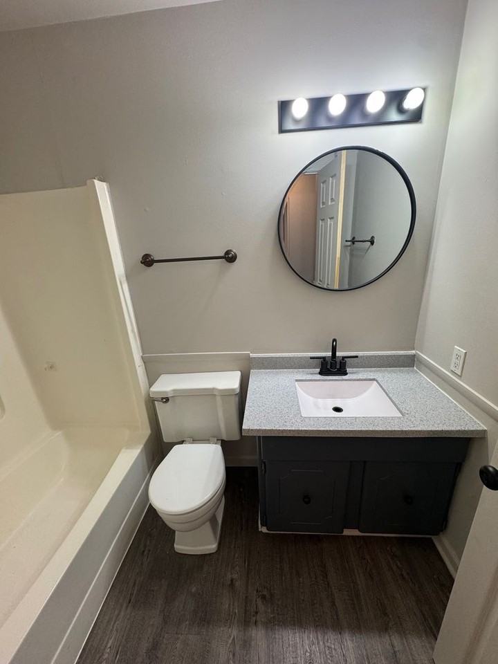 5028 Woodmark Dr - Photo 7 of 7