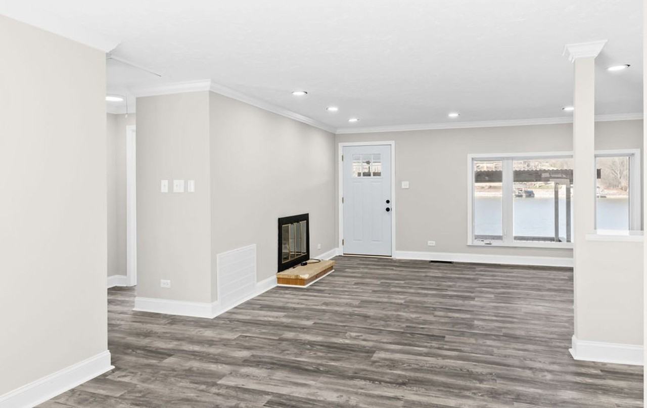 4919 Riversedge Rd - Photo 4 of 29