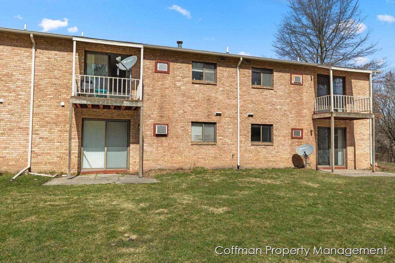 250 4 Mile Rd NW - Photo 4 of 7