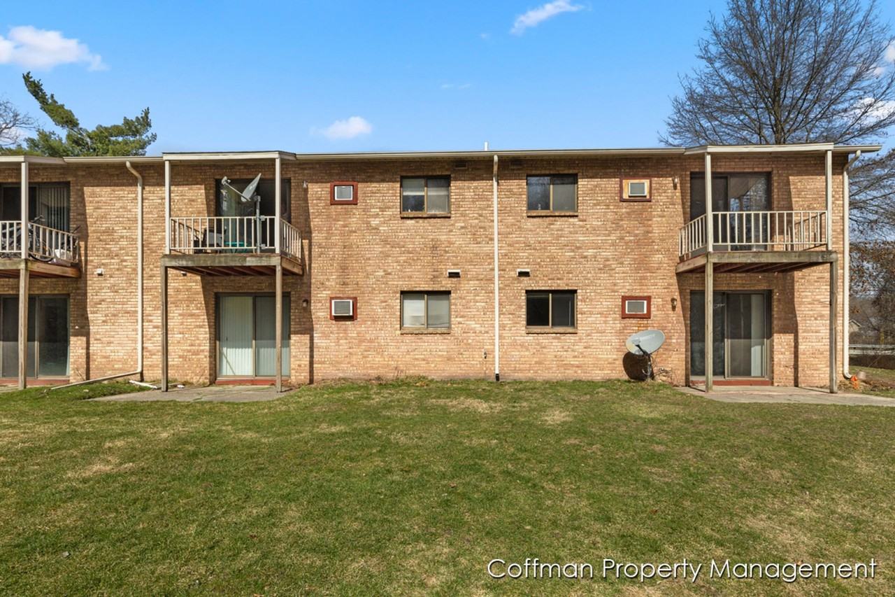 250 4 Mile Rd NW - Photo 5 of 7