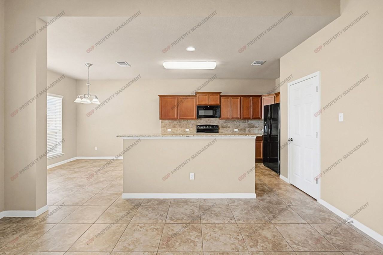 8108 Honeysuckle - Photo 7 of 24