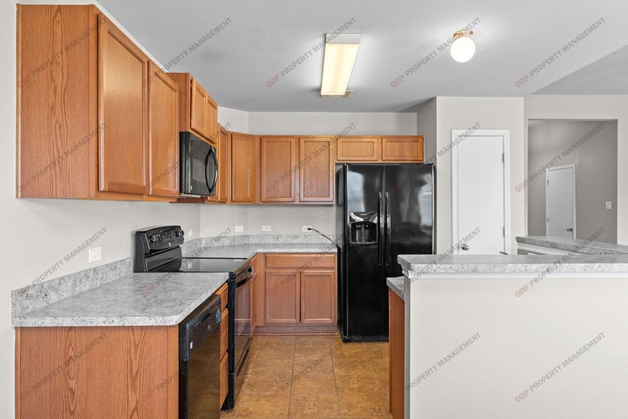 1115 Roanoke Dr - Photo 7 of 26