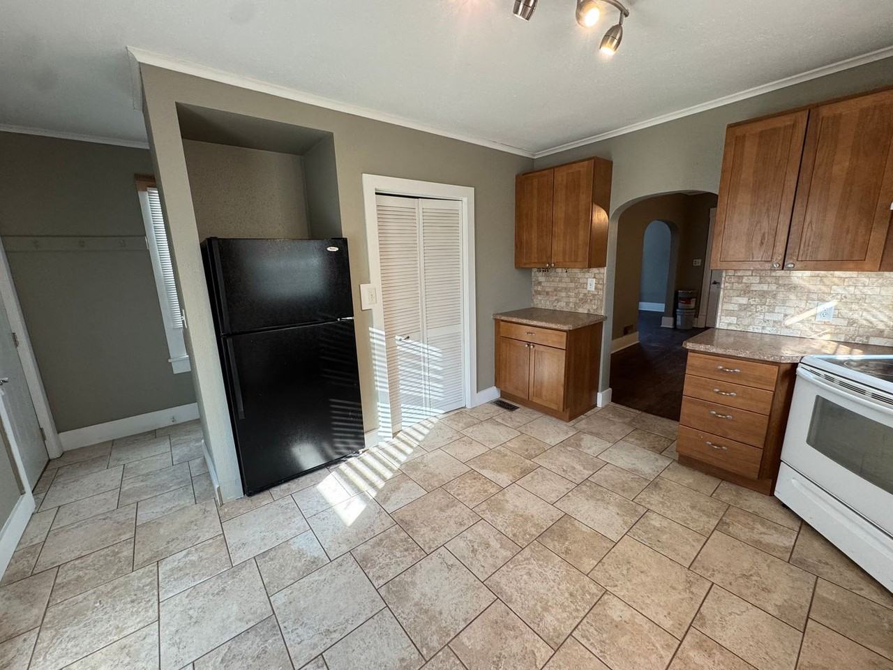 1237 5th Ave N - Photo 3 of 12