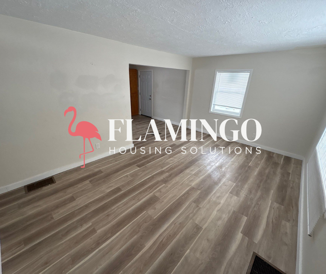 2031 Suman Ave - Photo 2 of 15