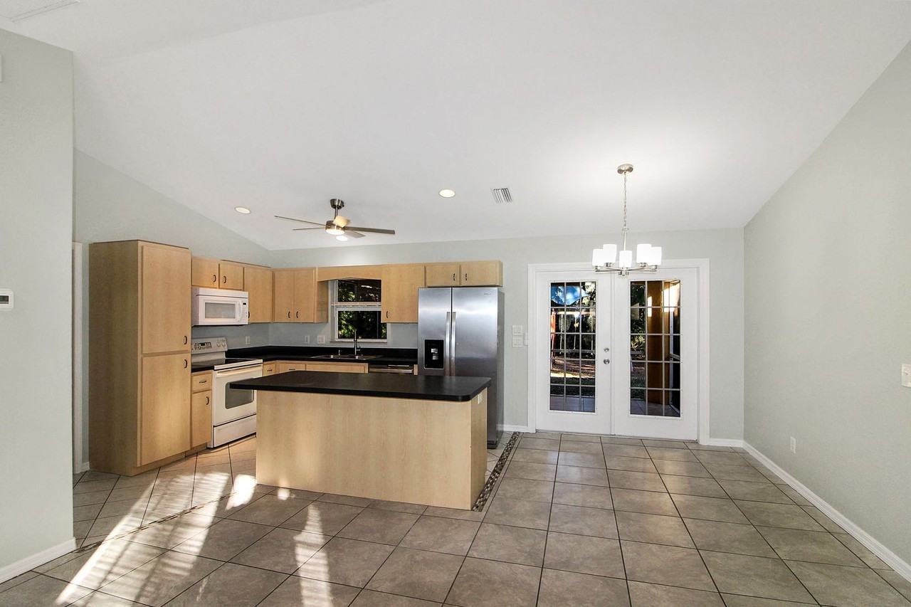 4434 Maywood Ln - Photo 2 of 13