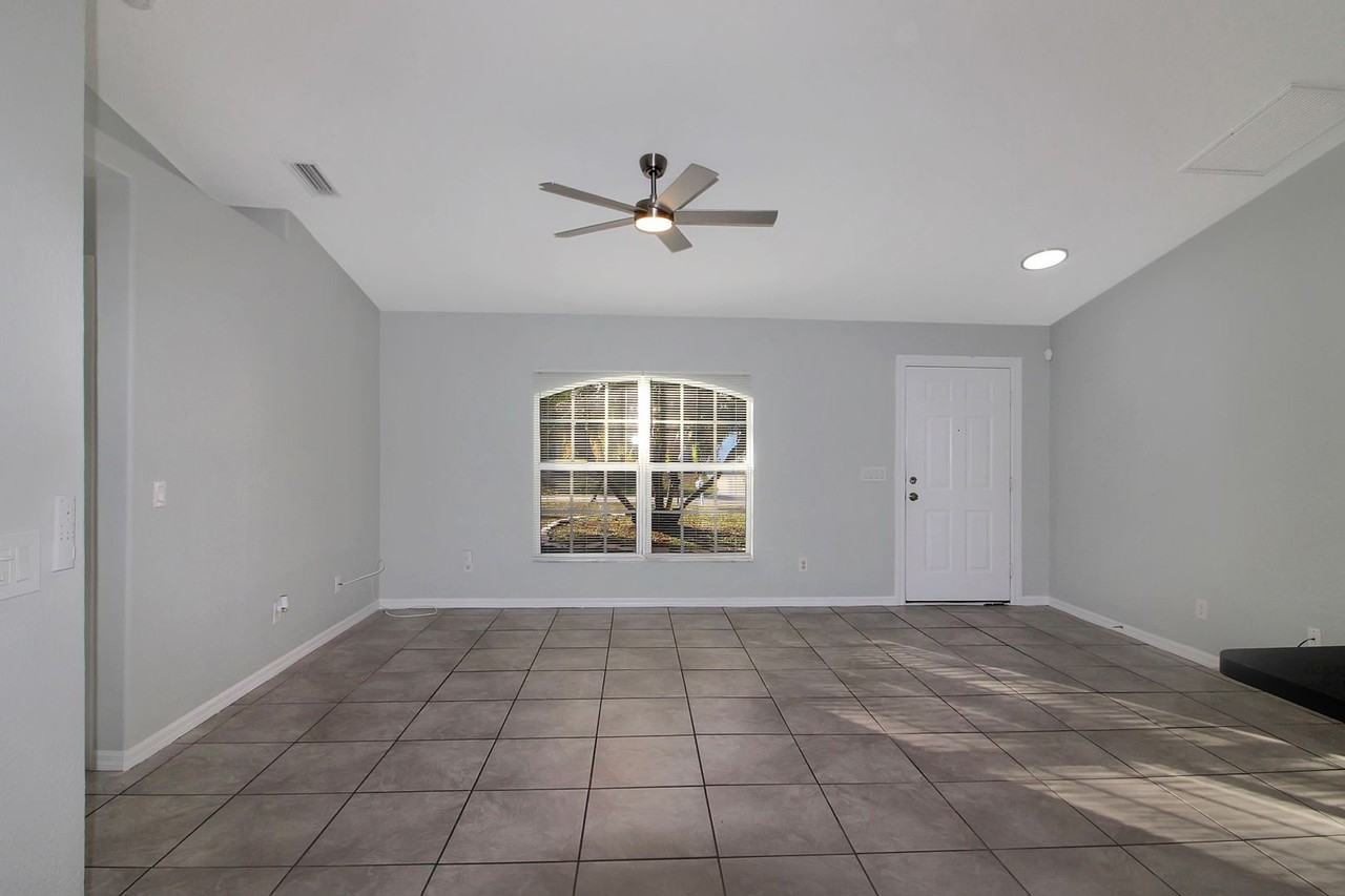 4434 Maywood Ln - Photo 3 of 13