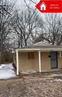 featured image of 838 Crockett St