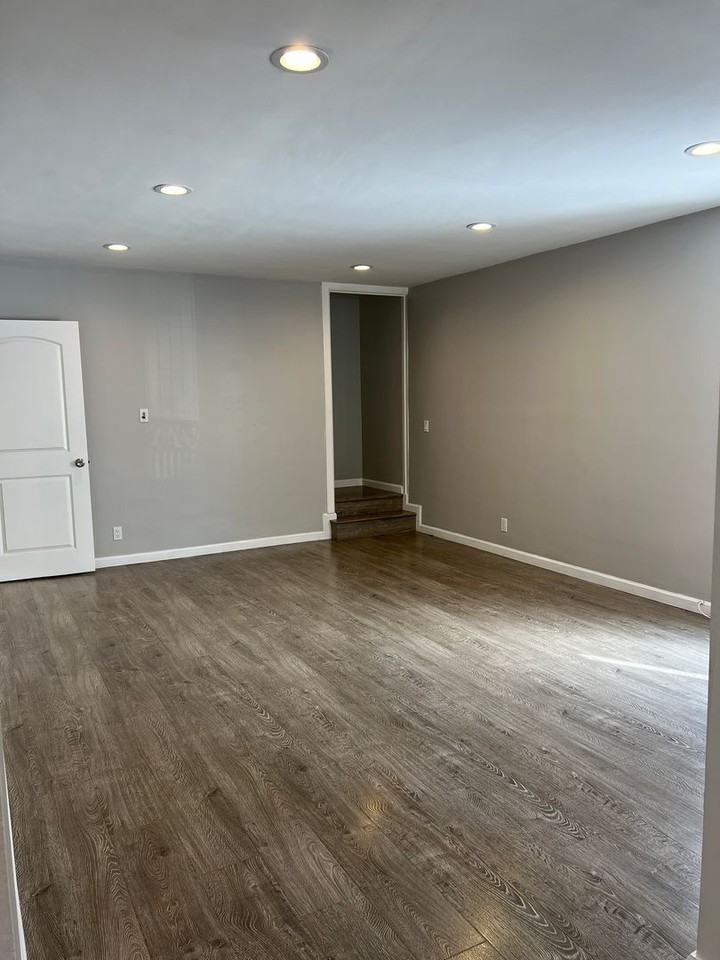 1162 Raymond Ave - Photo 4 of 17