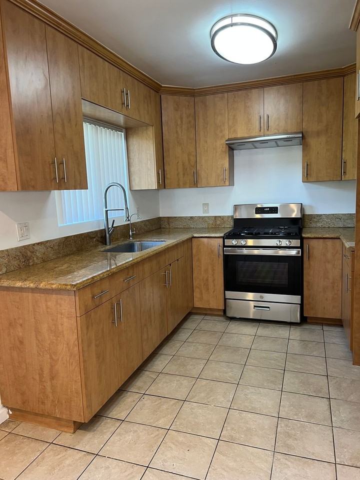 1162 Raymond Ave - Photo 6 of 17