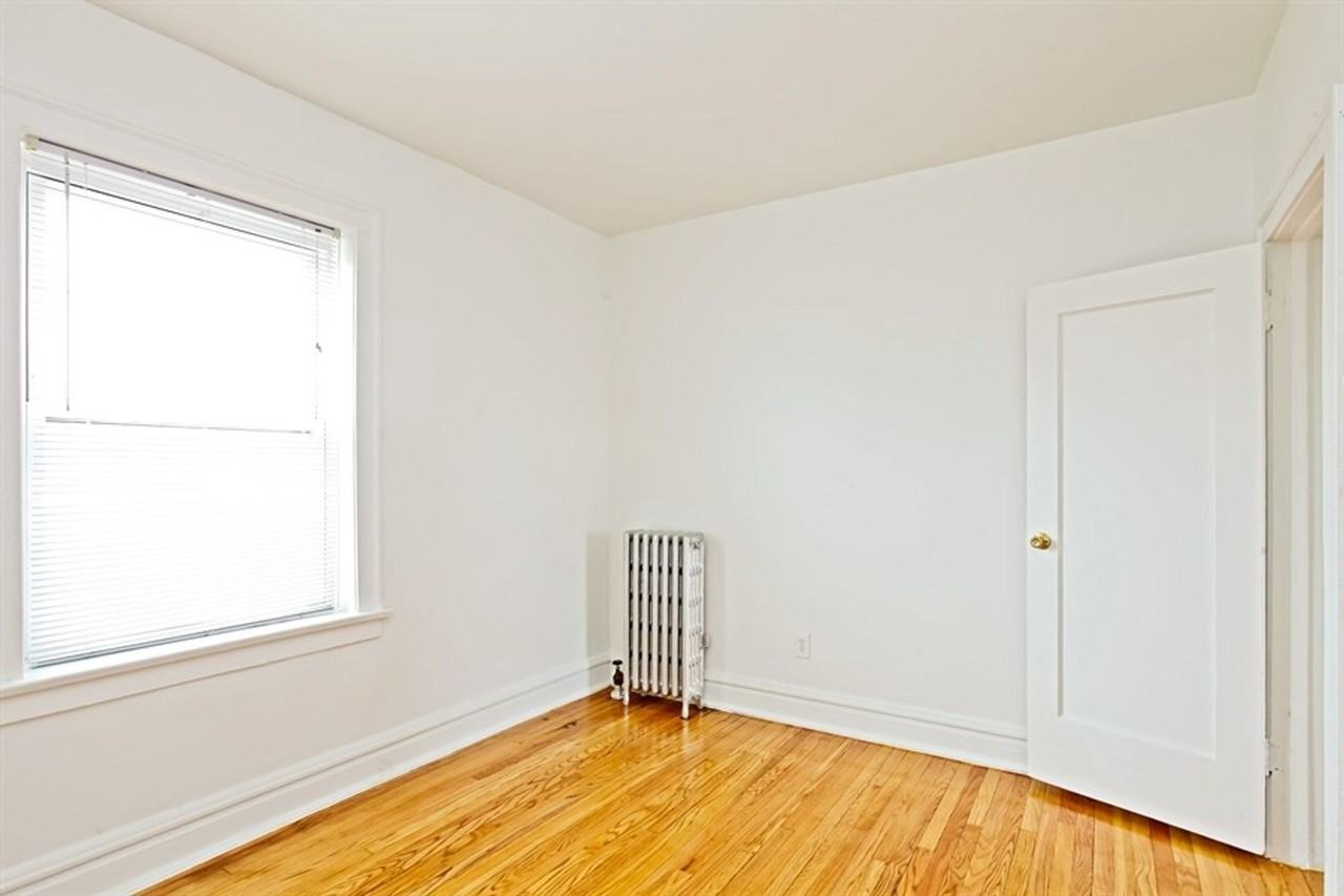 10201 S St Lawrence Ave 601 - Photo 4 of 21