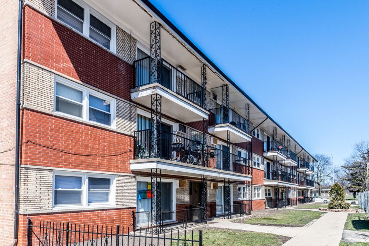 1121-1125 W 127th Calumet Park, IL 60827 - Photo 7 of 24