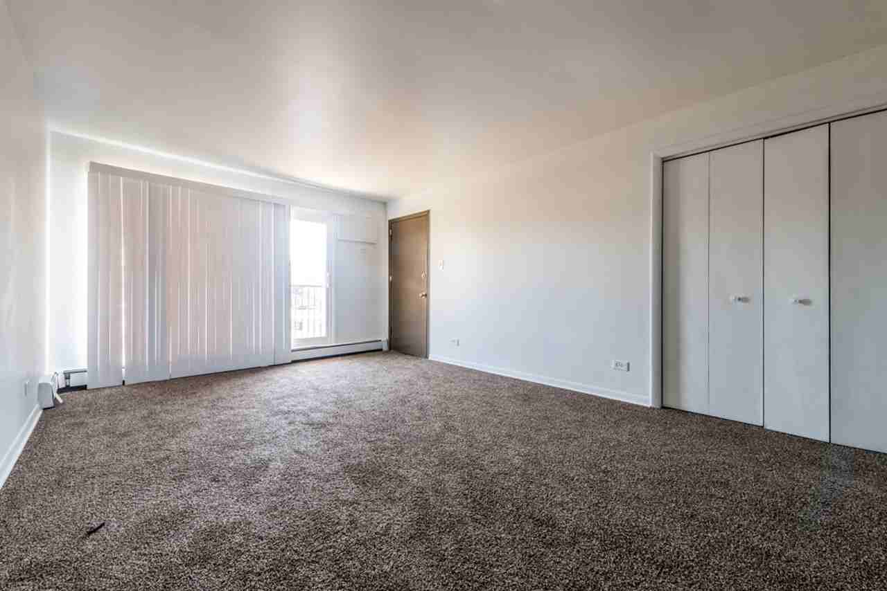 1121 W 127th ST - Photo 7 of 23