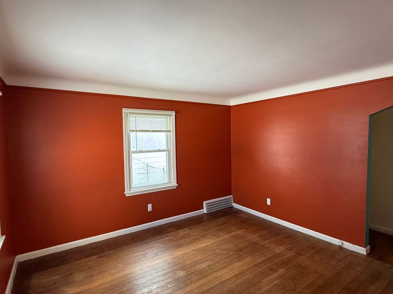 3354 Monroe St - Photo 5 of 23