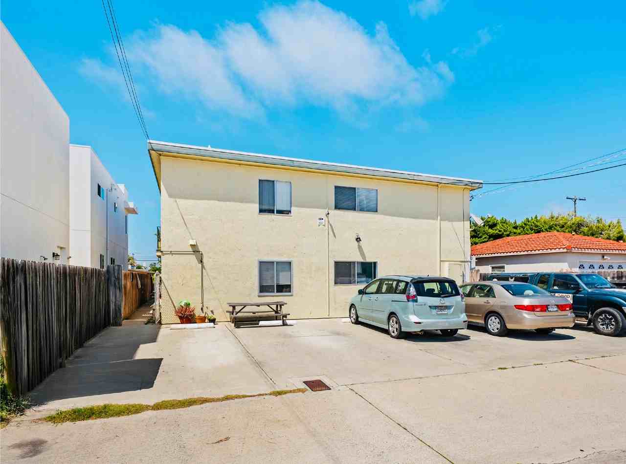 Evergreen Apartments | Walkable Coastal Living Near the Beach in Imperial Beach - Photo 2 of 3