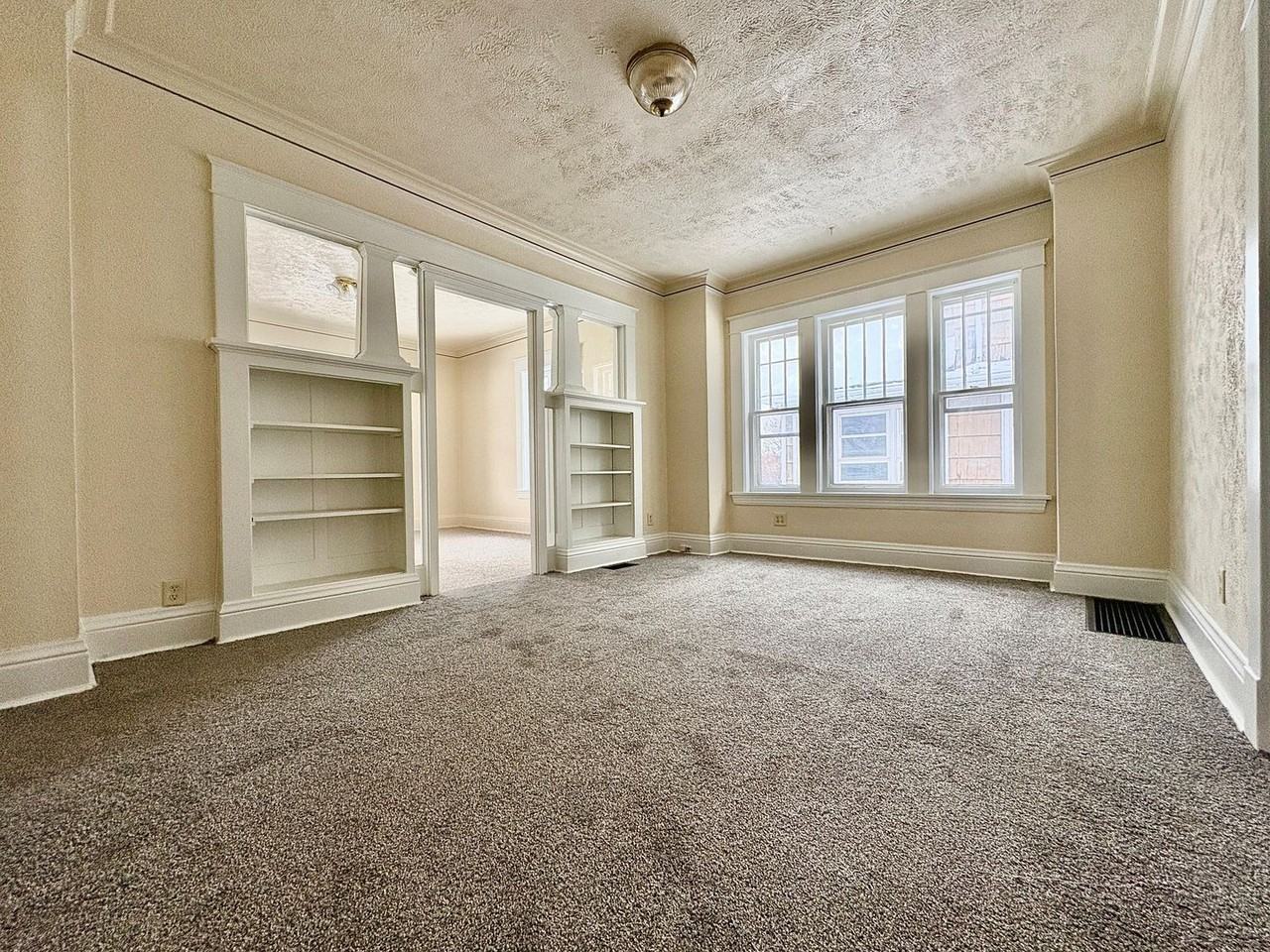 1318 Lincoln Way E - Photo 5 of 16