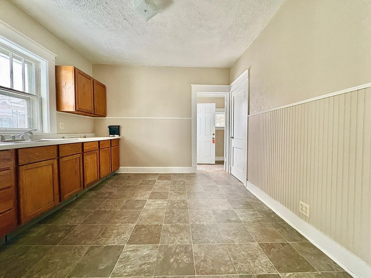 1318 Lincoln Way E - Photo 7 of 16