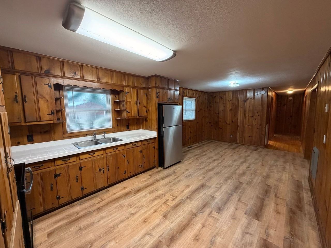 1060 Peeler Hill Rd - Photo 2 of 19