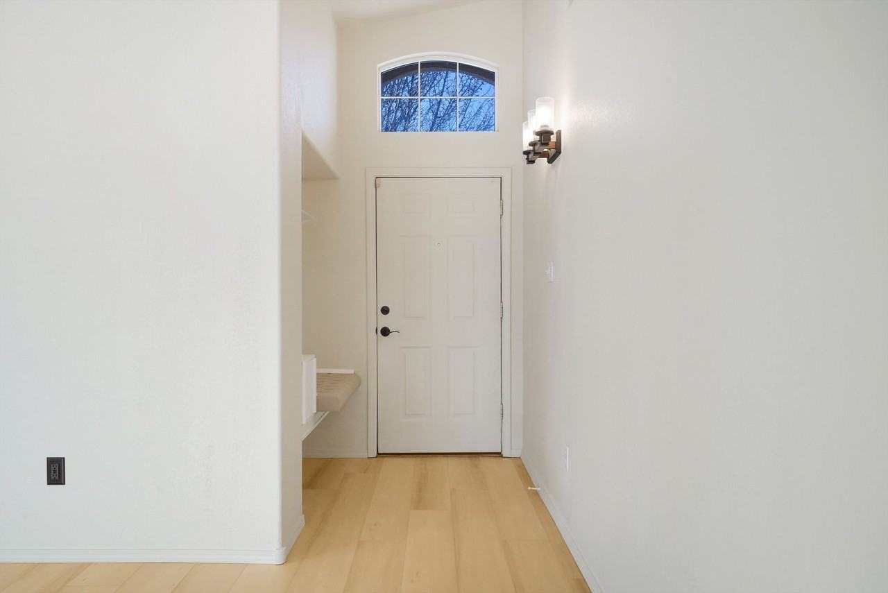 3804 Wayne Rd Ne - Photo 4 of 29