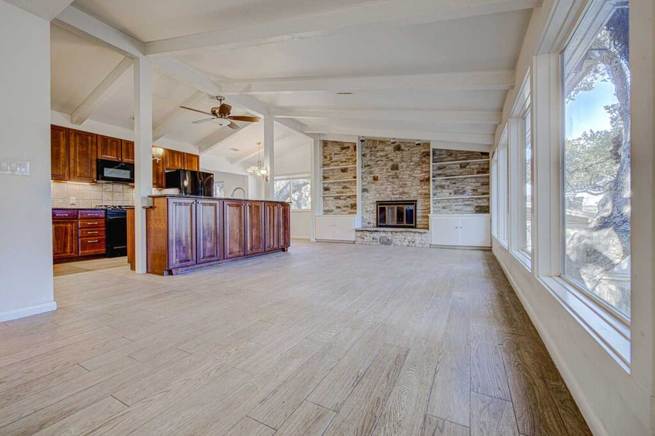 2400 Spring Creek Dr - Photo 5 of 37