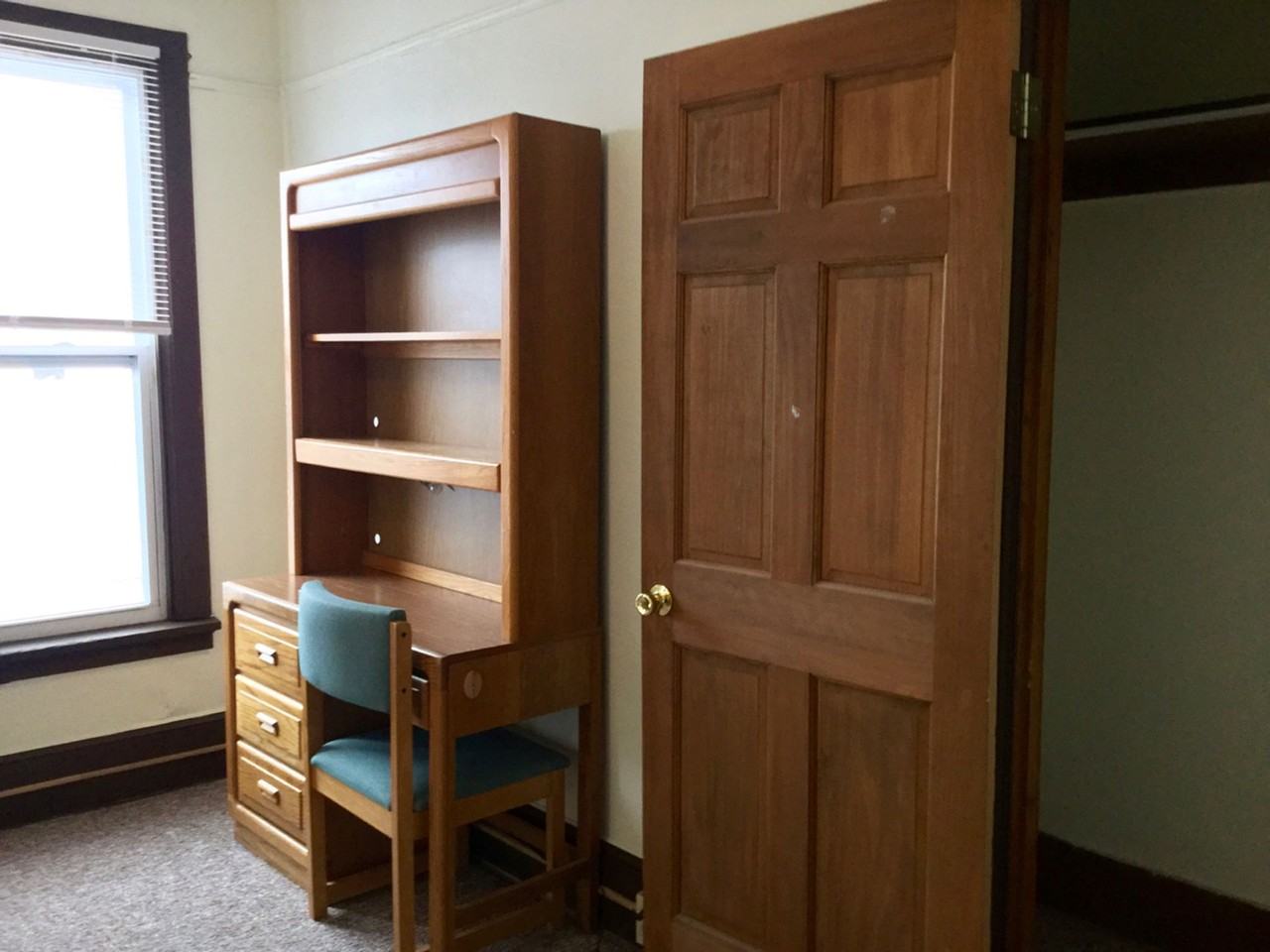 325 W Seneca - Photo 3 of 5