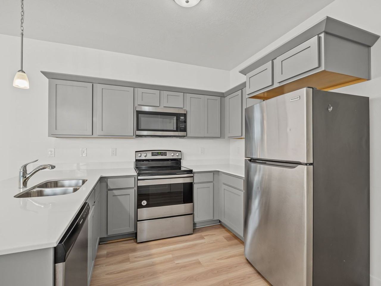 1812 W Terra Vista Ln - Photo 2 of 34