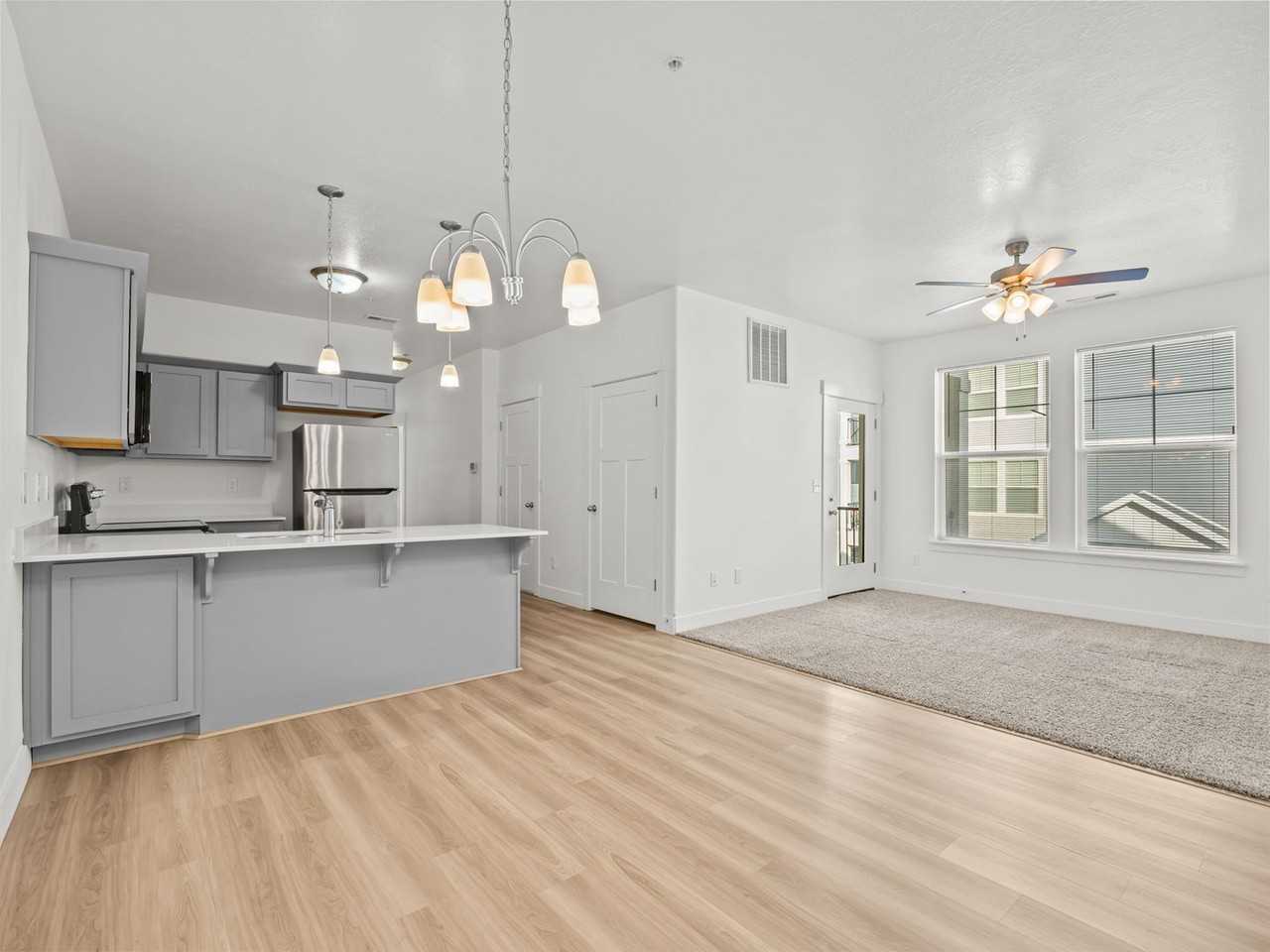 1812 W Terra Vista Ln - Photo 4 of 34