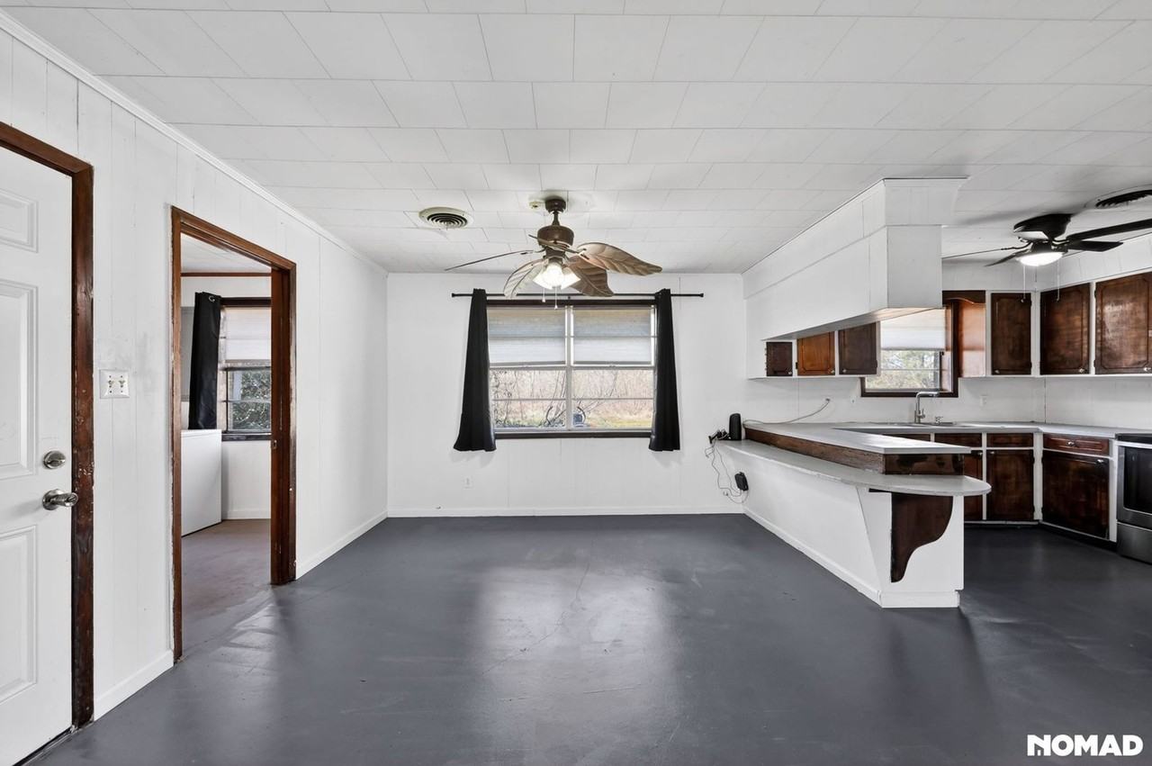 251 School Rd - Photo 2 of 29