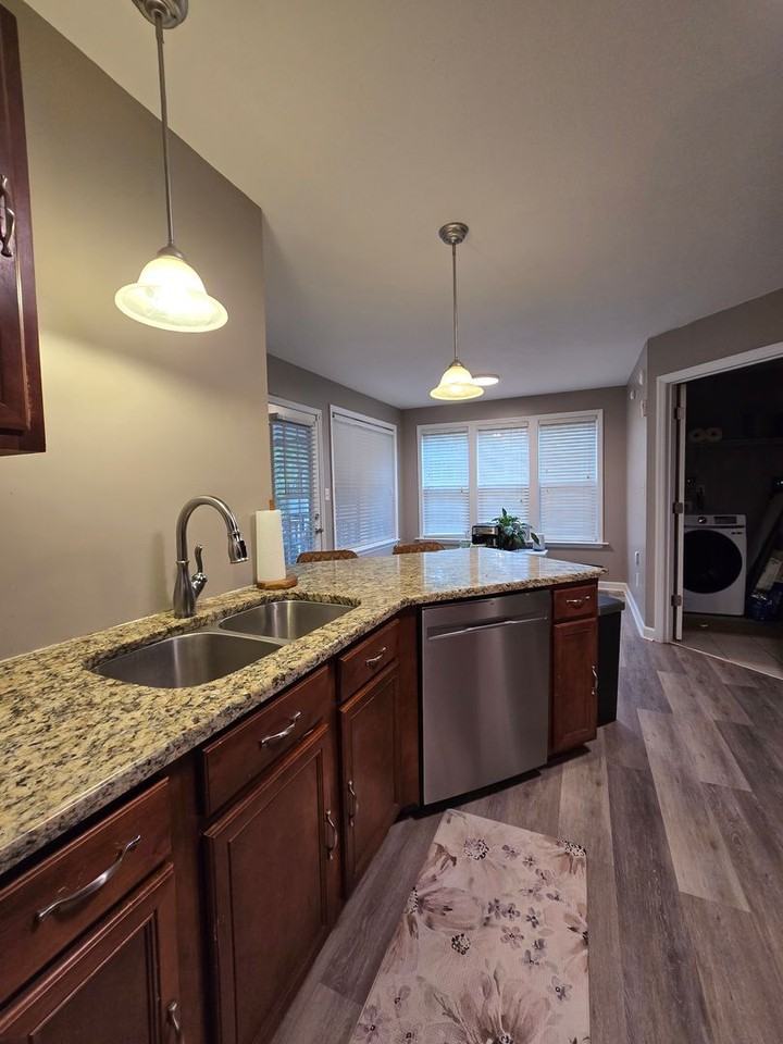 135 Leggett Dr - Photo 4 of 34