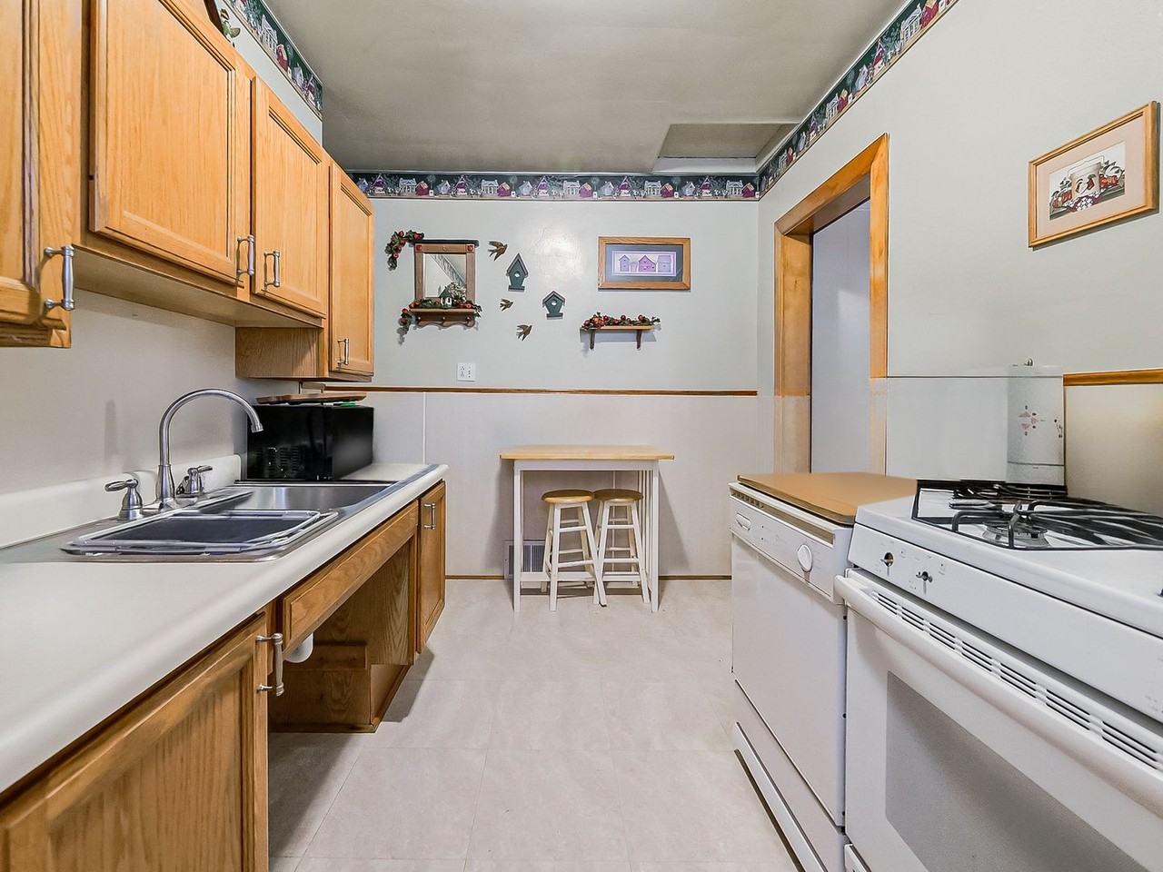 23560 Stewart Ave - Photo 7 of 25