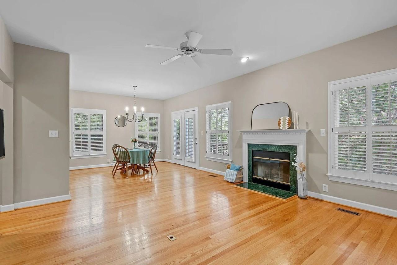 815 N Columbia St - Photo 3 of 27