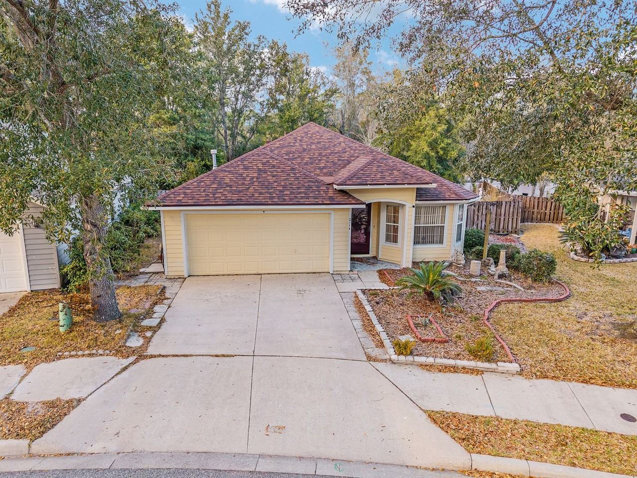 2114 Nw 52nd Pl - Photo 2 of 34