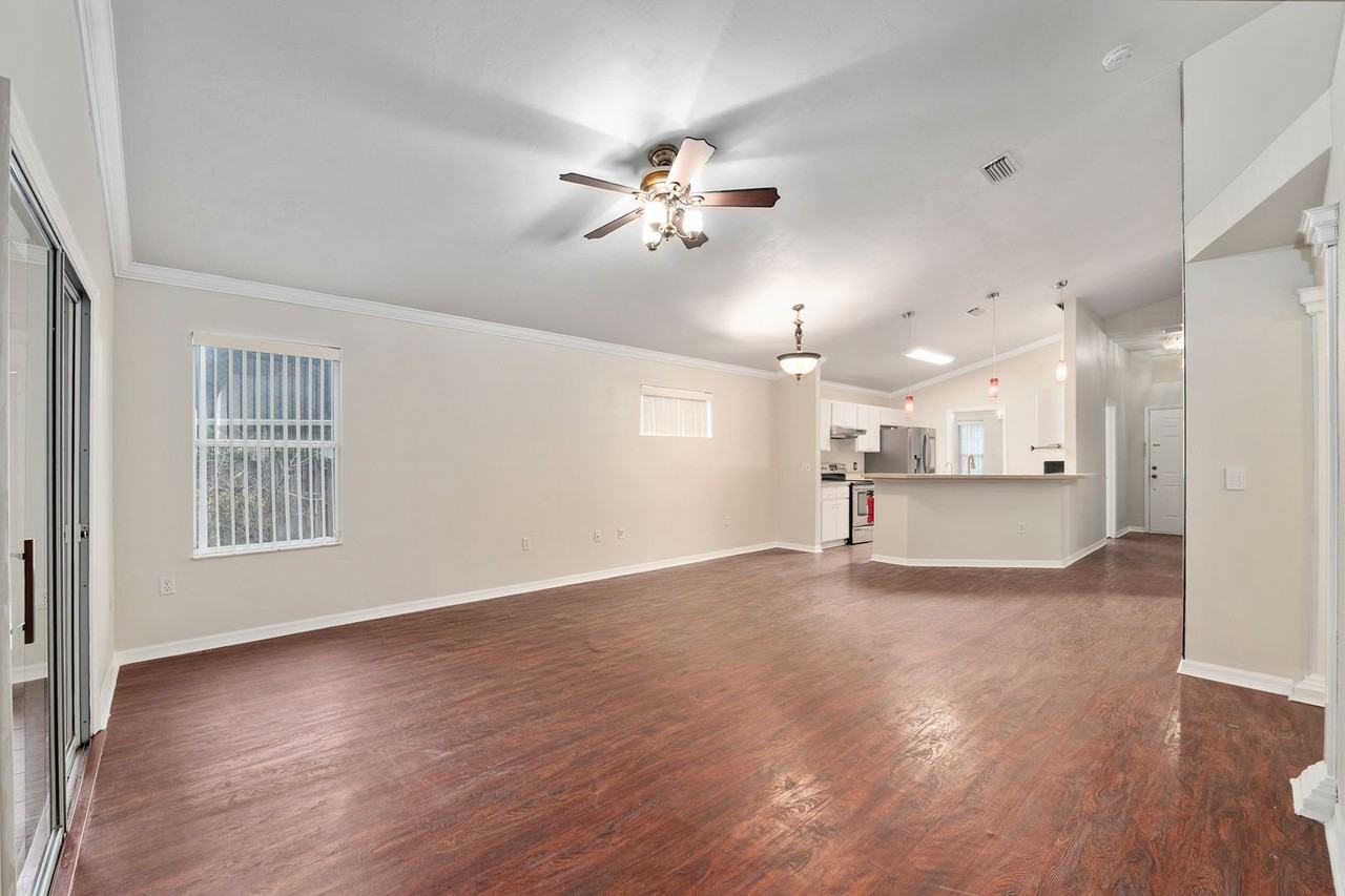 2114 Nw 52nd Pl - Photo 6 of 34