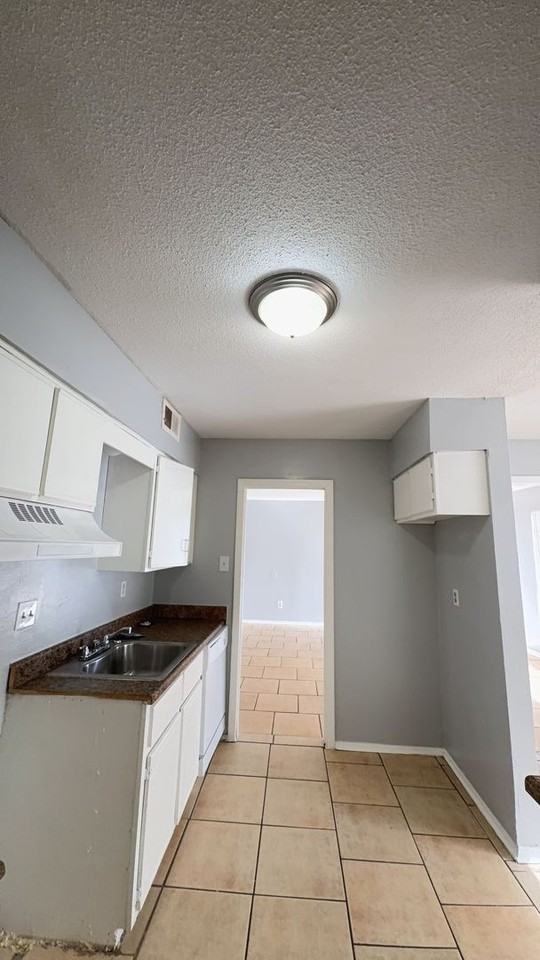 5408 Apple Blossom Dr - Photo 3 of 13