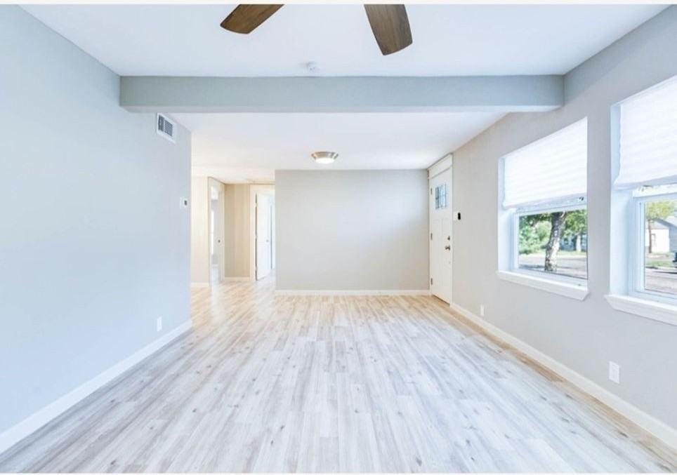 1902 Coleman St - Photo 5 of 24