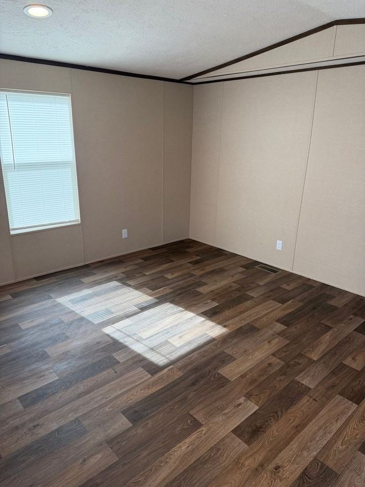 811 Bluebird Rd - Photo 3 of 20