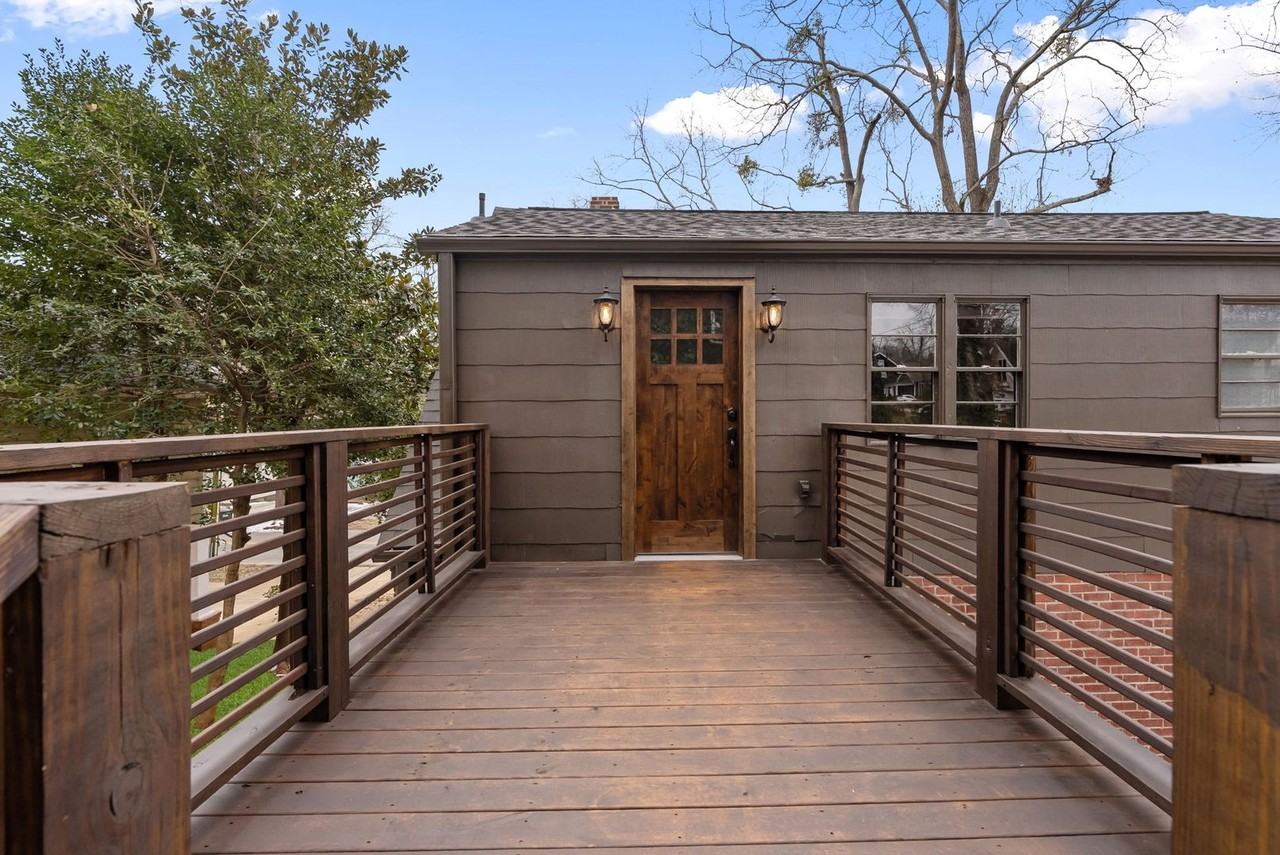 114 W Park Ave - Photo 2 of 26