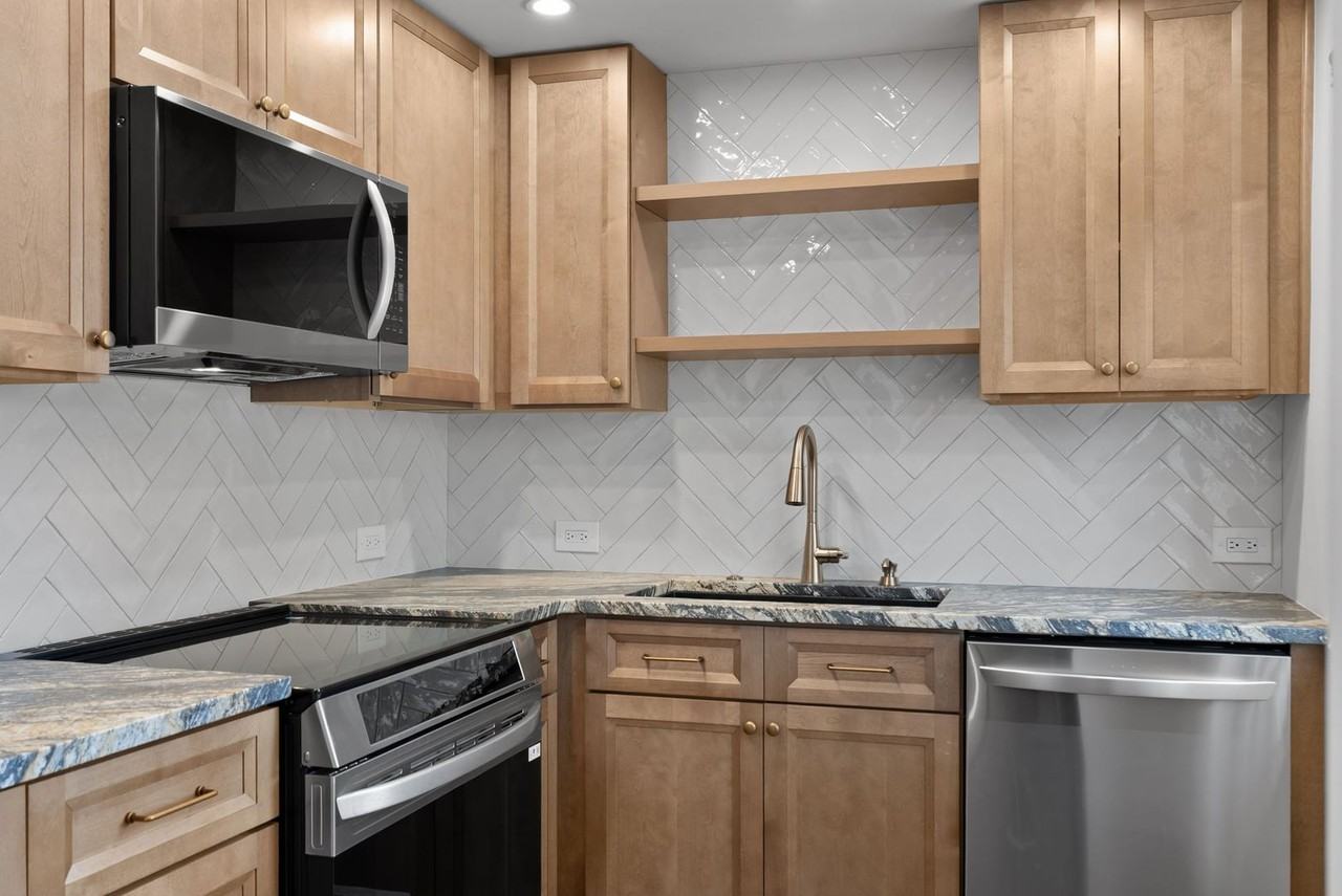 114 W Park Ave - Photo 4 of 26