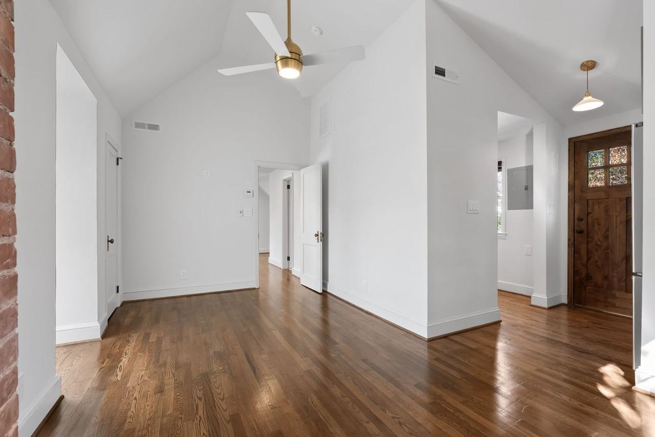 114 W Park Ave - Photo 7 of 26