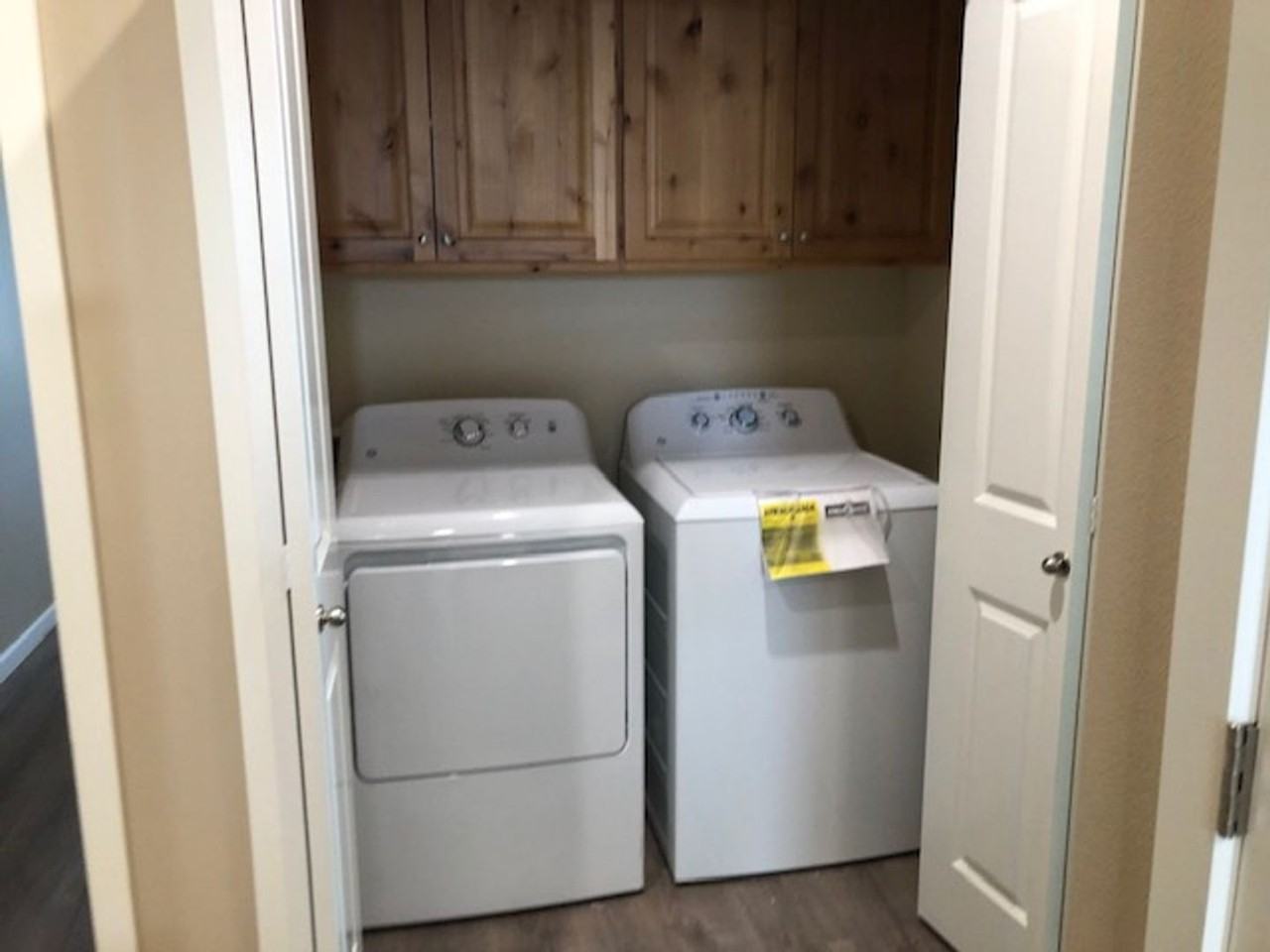 1023 Alexis Ln N - Photo 2 of 6