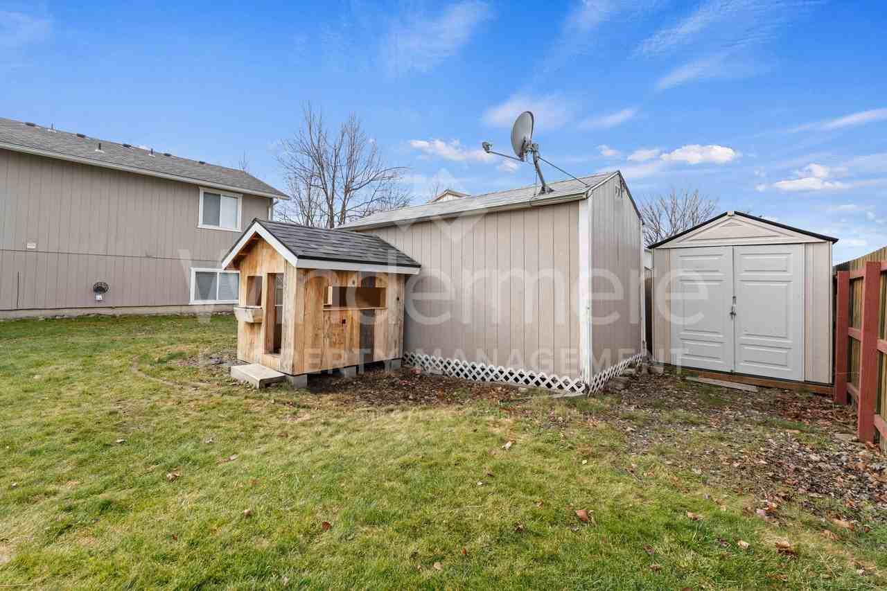 909 E 1st Ave - Photo 3 of 39