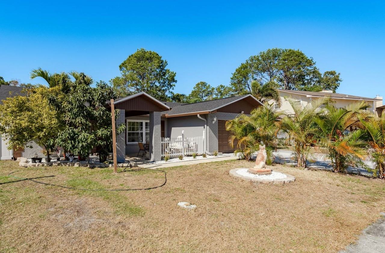 7912 Soaring Trail Ln - Photo 2 of 39