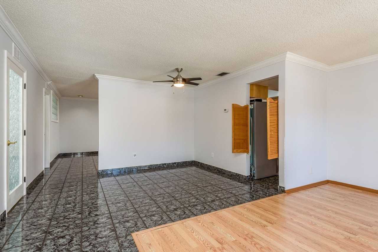 7912 Soaring Trail Ln - Photo 6 of 39