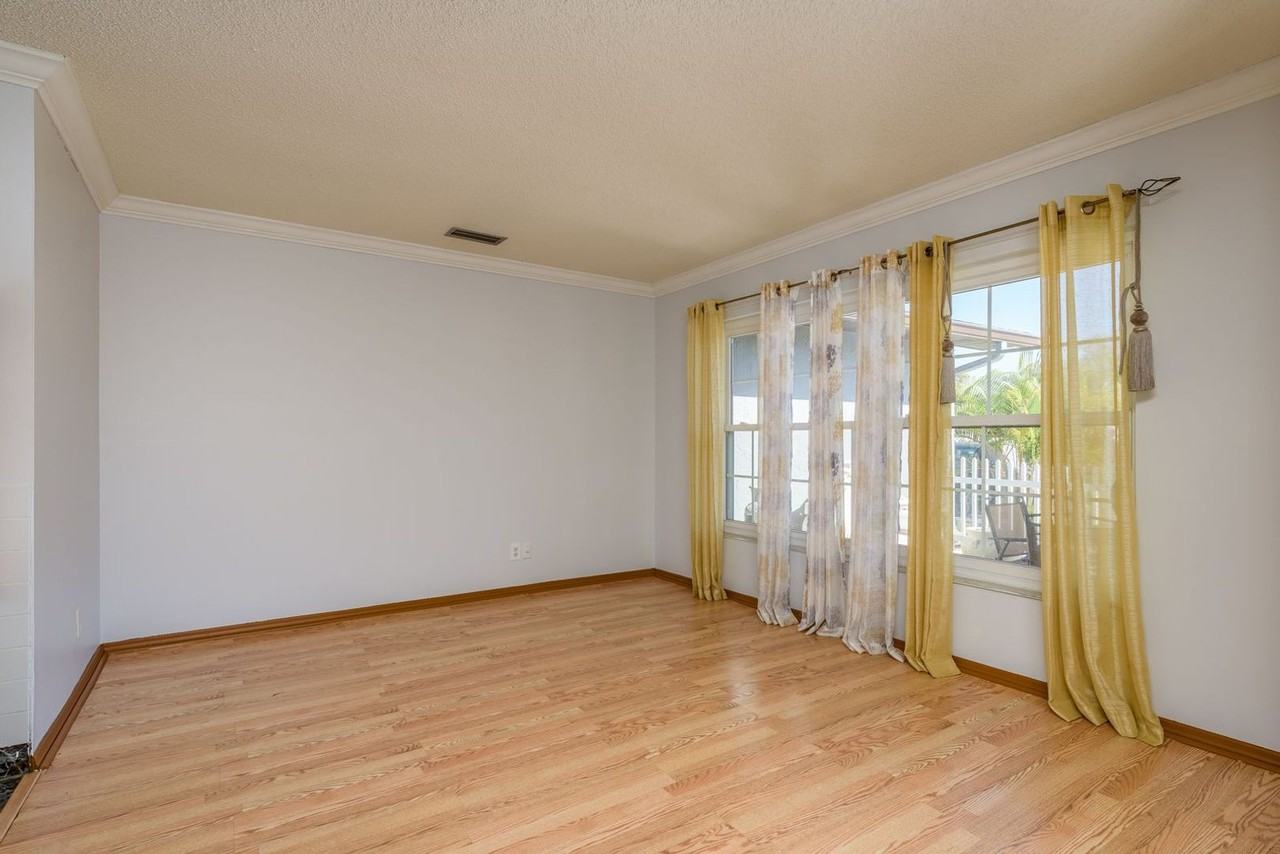 7912 Soaring Trail Ln - Photo 7 of 39