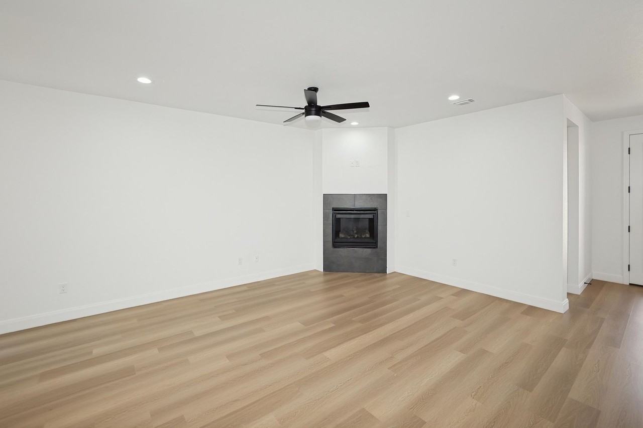 10424 10424 Tierra Santa #D - Photo 5 of 25