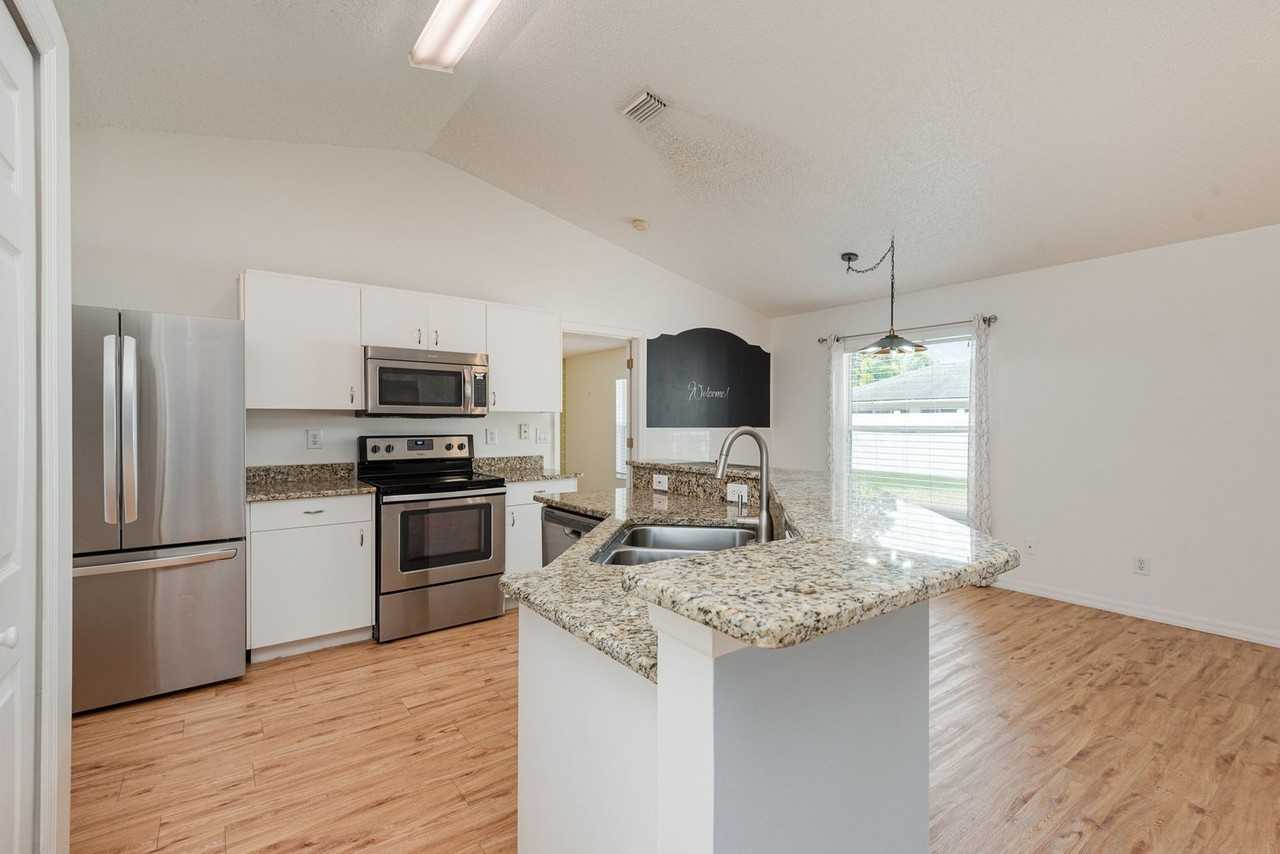 7410 Joshua Pl - Photo 2 of 20