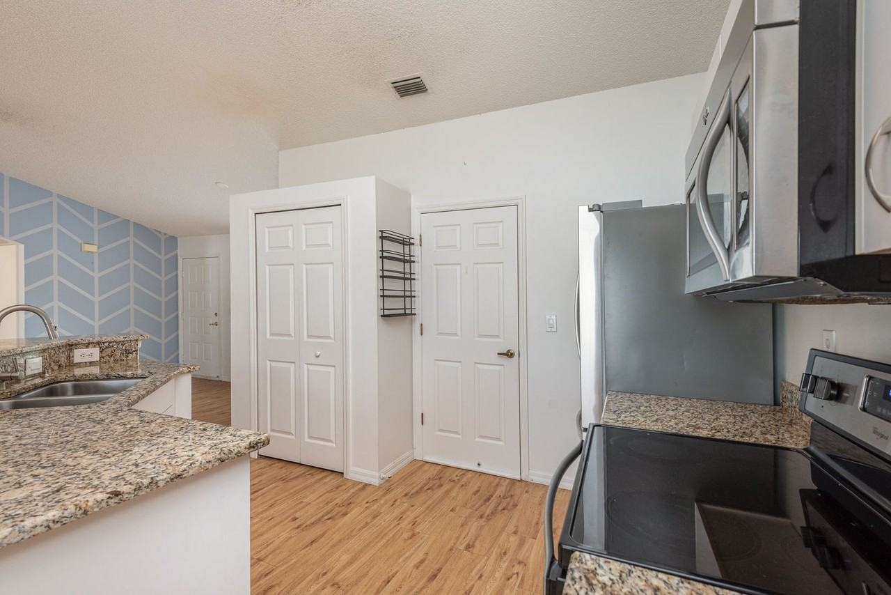 7410 Joshua Pl - Photo 3 of 20