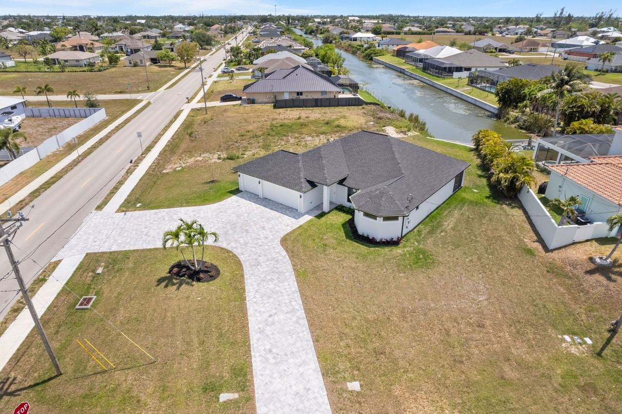 1206 Sw 20th Ave - Photo 2 of 32