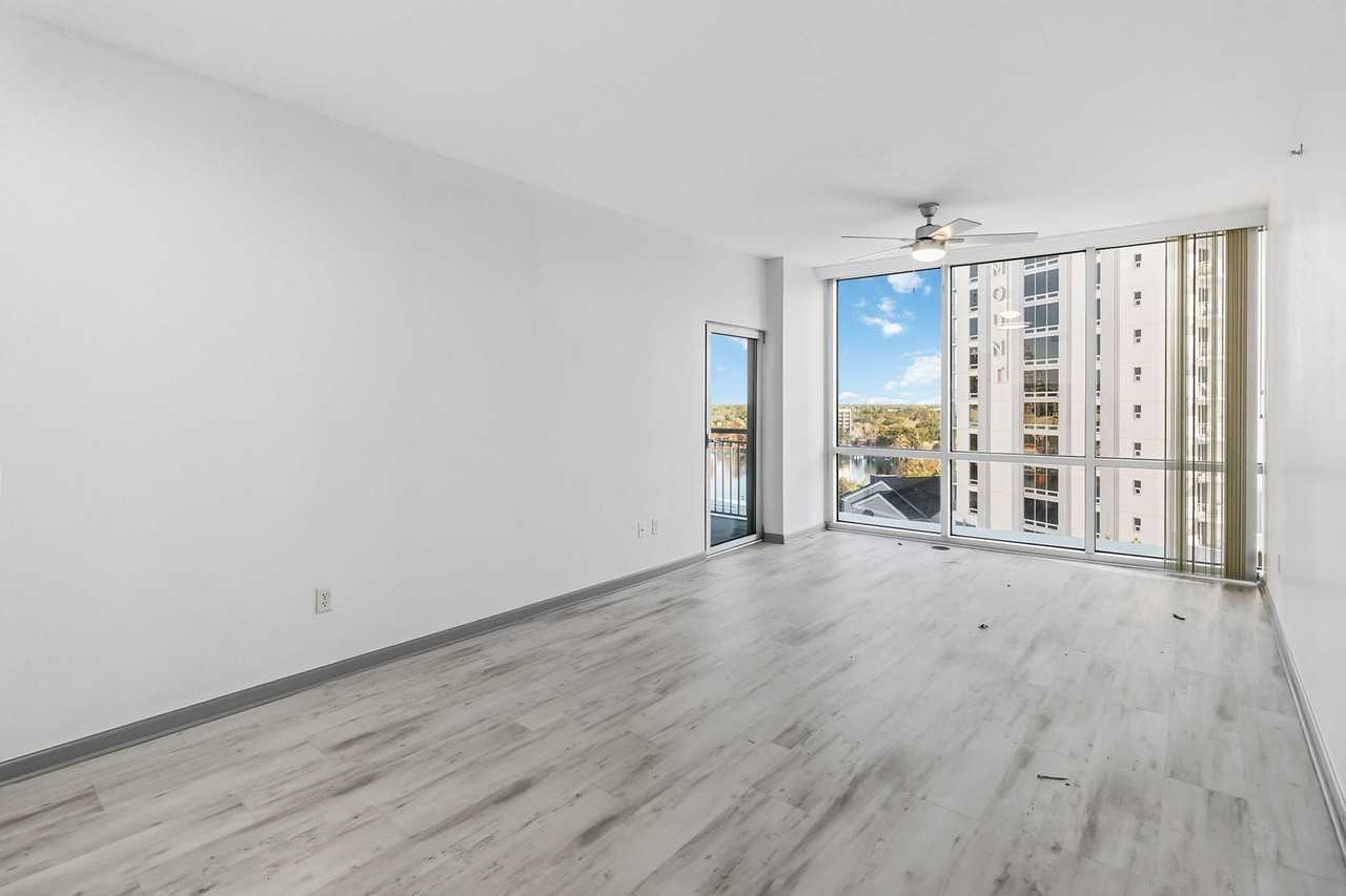 322 E Central Blvd - Photo 6 of 28