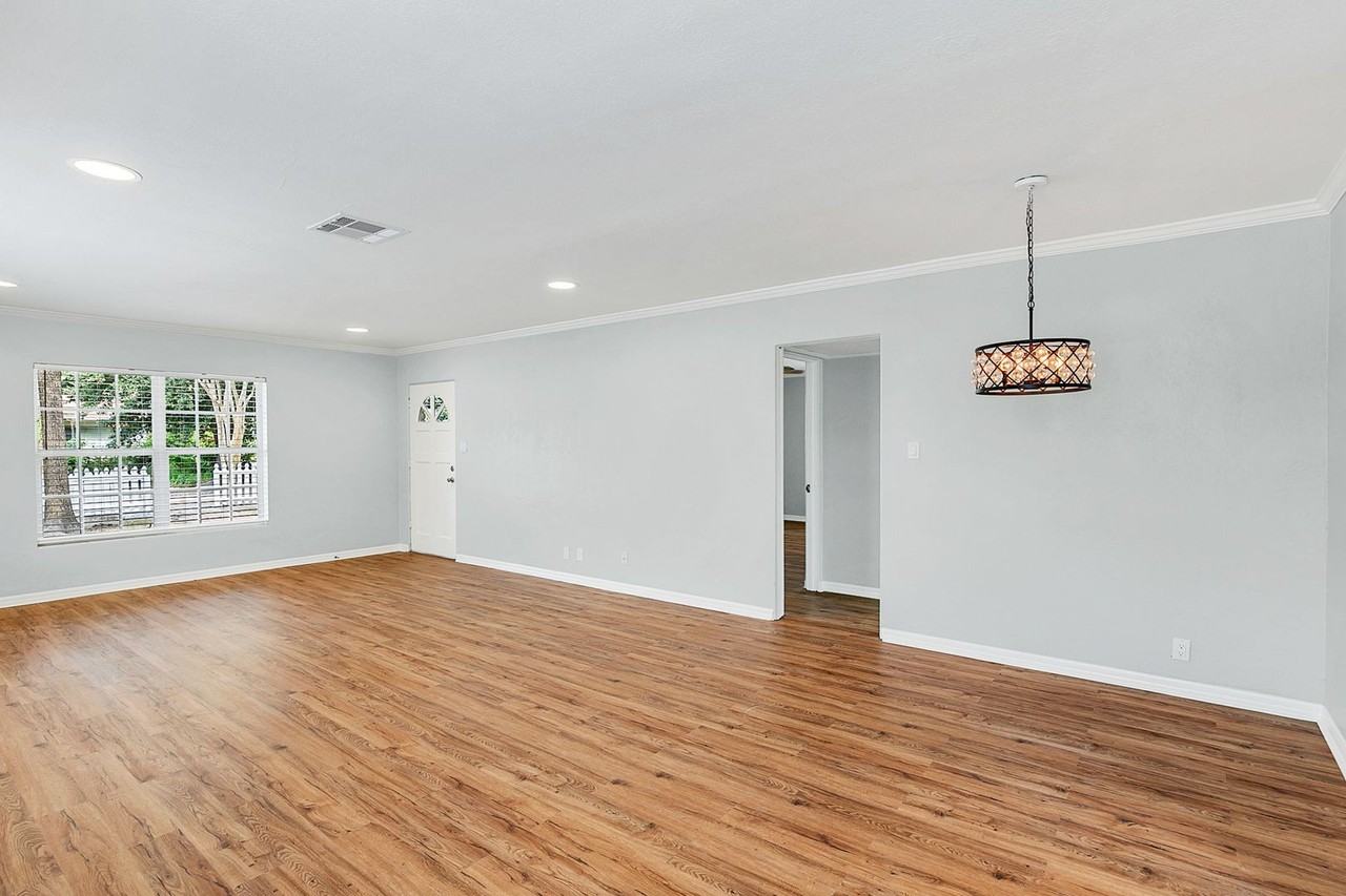 1720 Canton St - Photo 6 of 29