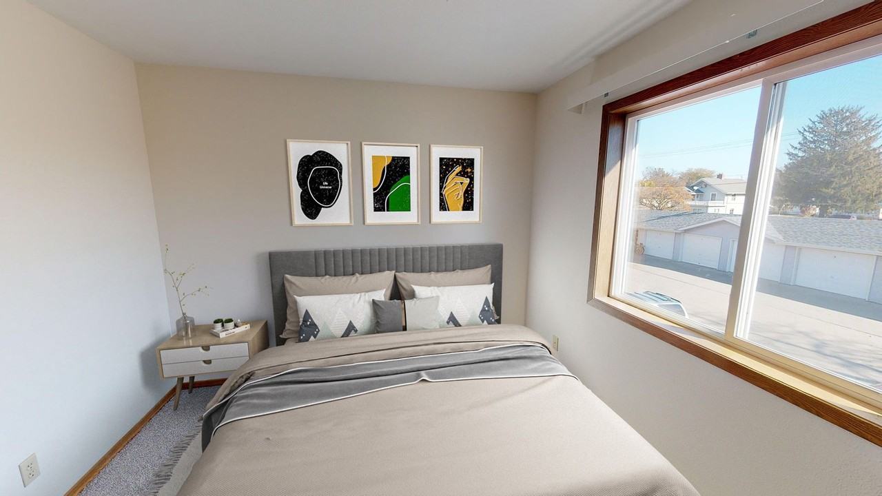 908 Douglas - Photo 5 of 14